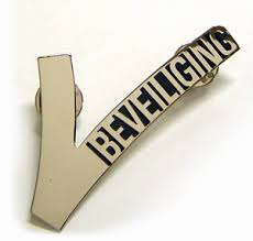 V embleem, V badge, V'tje metaal 3 pins 